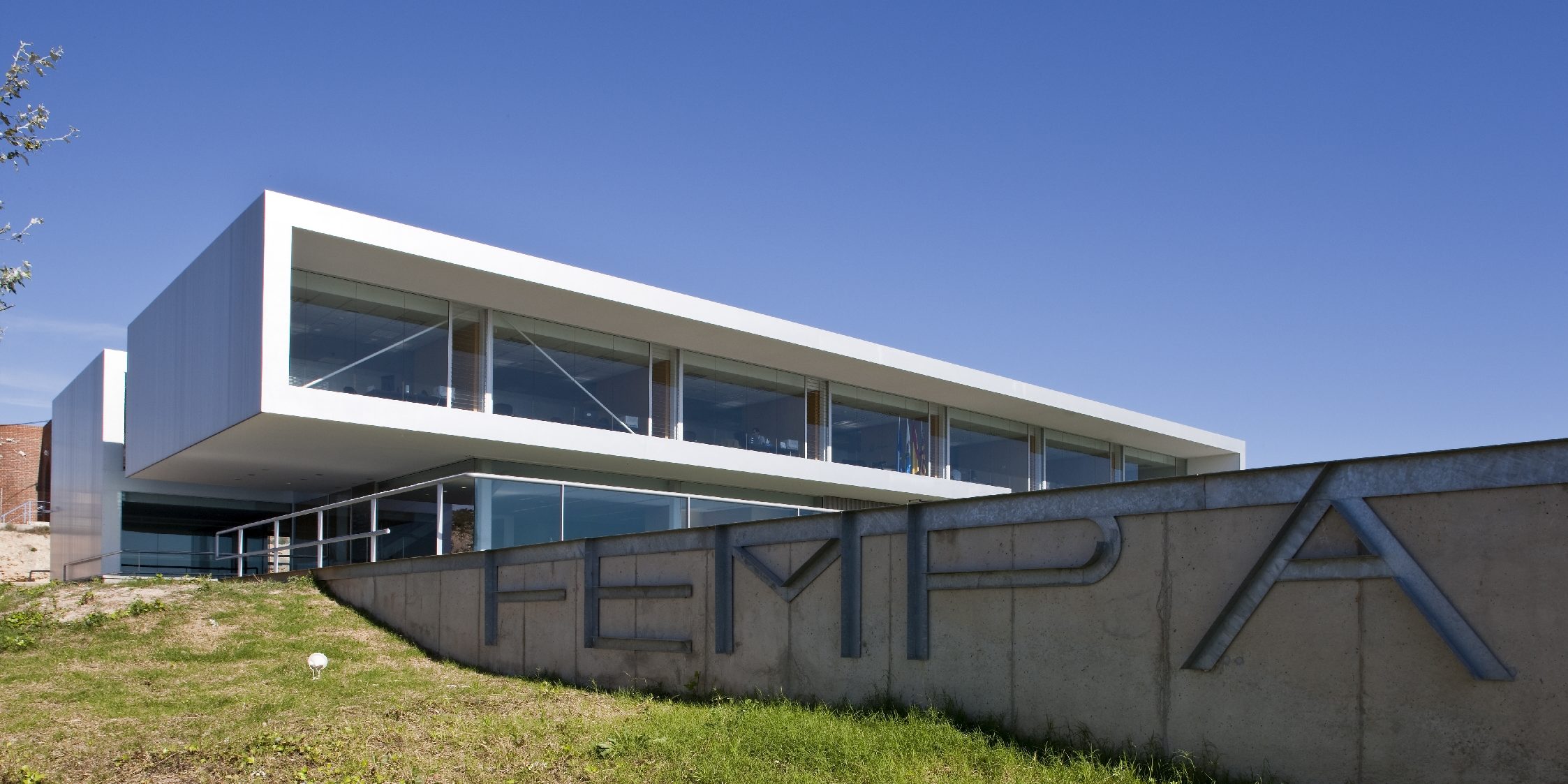 ARCHITECT: JAVIER GARCêA-SOLERA VERA