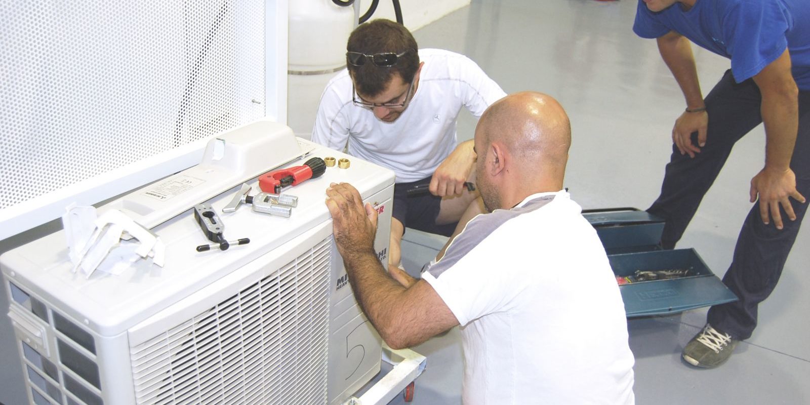 20141124191743062911-gases-fluorados-practica-015