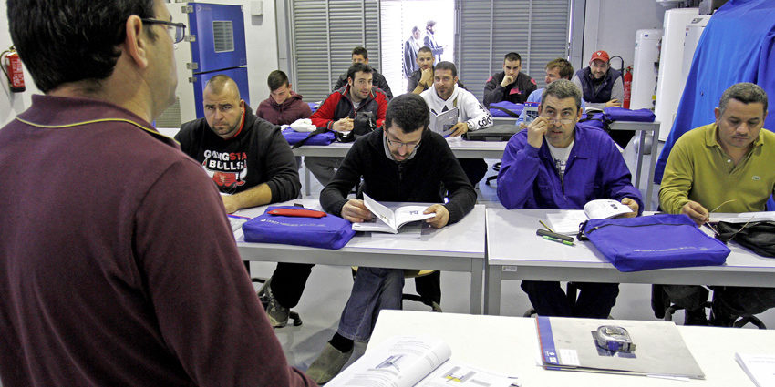21/02/2014 Alicante.- Reportaje sobre formación en FEMPA. / Foto: J.P.REINA