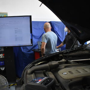 Información técnica de reparación y mantenimiento de vehículos