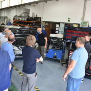 Información técnica de reparación y mantenimiento de vehículos